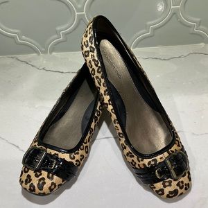 Bandolino, flat shoes.